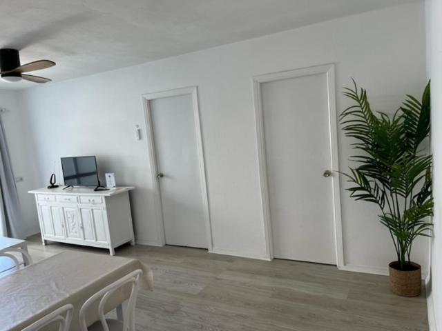 Apartamentos Cana Sofia Кала-Лонга Экстерьер фото